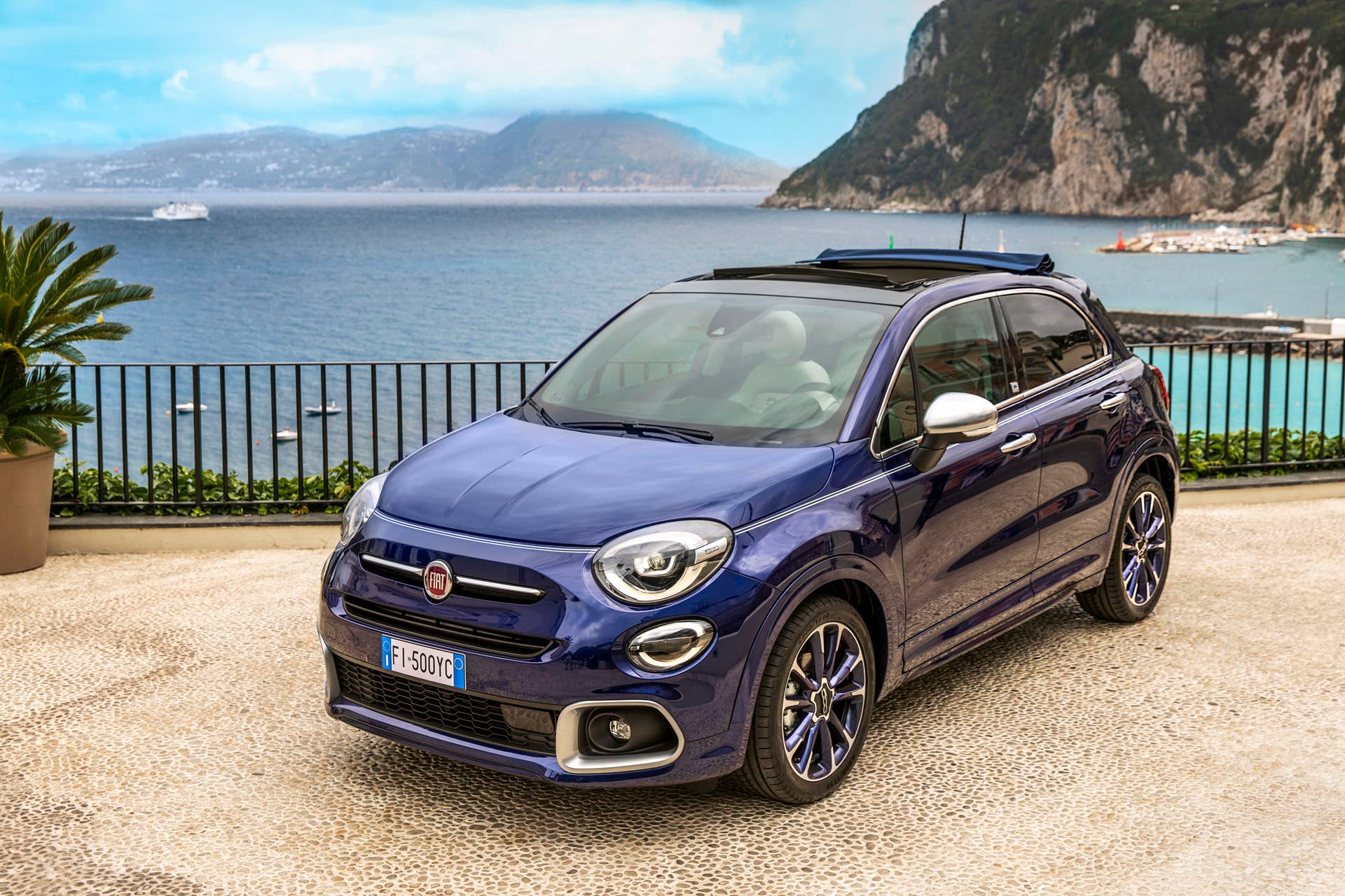 2022-fiat-500x-yacht-club-