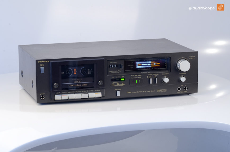 Technics RS-M263Technics RS-M263 3 Head Cassette Deck for sale.