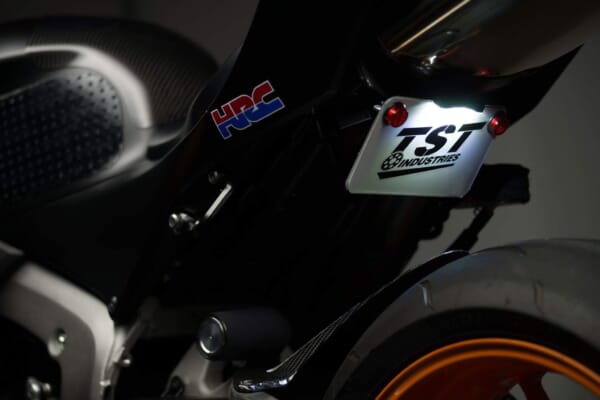 CBR1000RR SC57 ナンバーイン フェンダーレス インパクト抜群です | AxxL