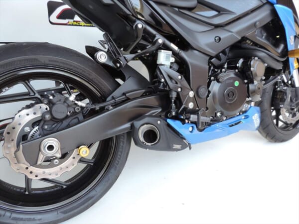 GSX750にMOTOGPのようなサイド出しマフラーでかっこよく！｜AxxL