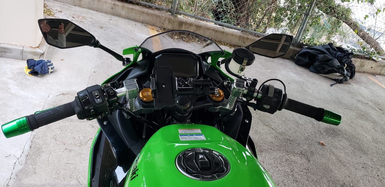 ZX4RへCRAZY IRON ハンドルでポジション改善| AxxL