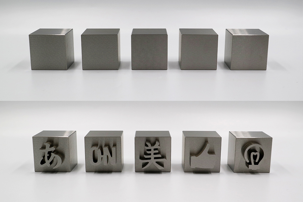 燕三条の金属加工技術で生み出された 文字が浮き出る「マジックメタル