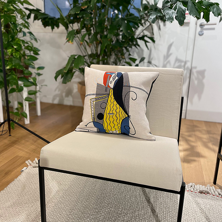 クッションカバー PICASSO WOMAN IN A CHAIR CUSHION COVER Cushion
