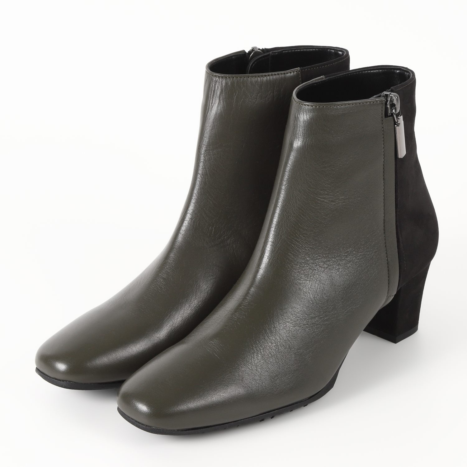 OUTLET】With Width（ウィズウィズ）外ファスナーショートブーツ