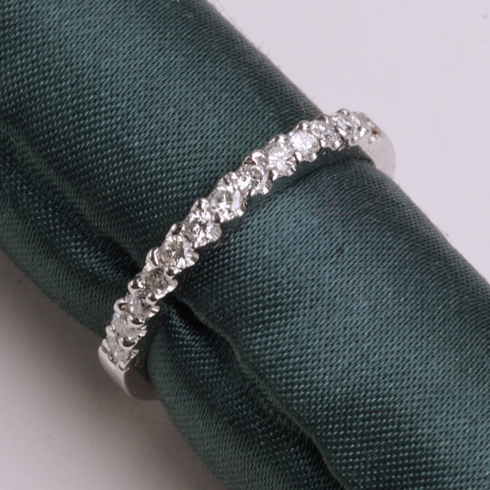 ミッキーマウス エタニティリング Pt900 ダイヤモンド リング ハーフ