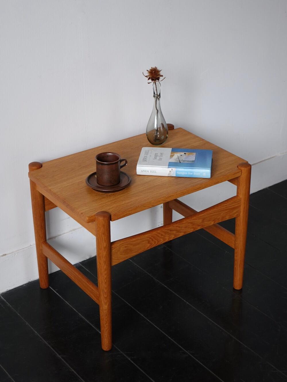 Bellbet | AT50 Side table by Hans J. Wegner for Andreas Tuck