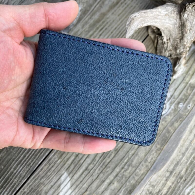 BELL'S SQUARE（ベルズスクエア） … 【ツキノワグマレザー】熊革 二