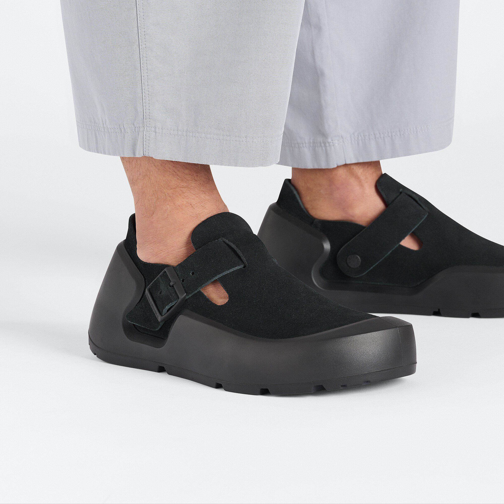 Reykjavik Nubuk Leather in Color Black | BIRKENSTOCK Denmark