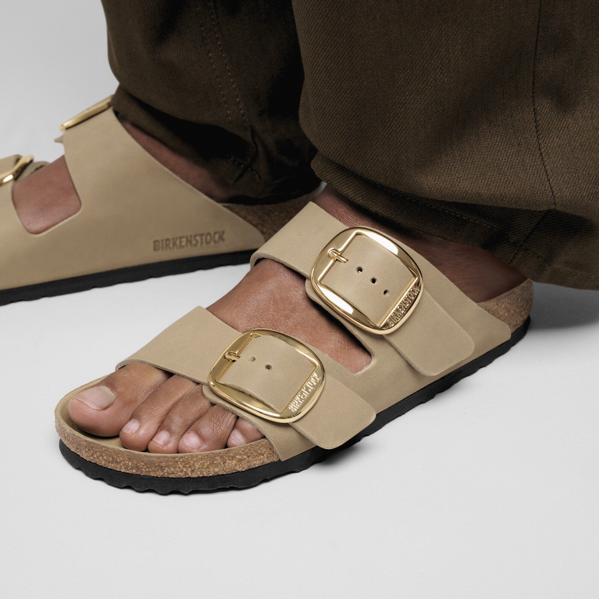 Arizona Big Buckle Oiled Leather in Color Tobacco Brown