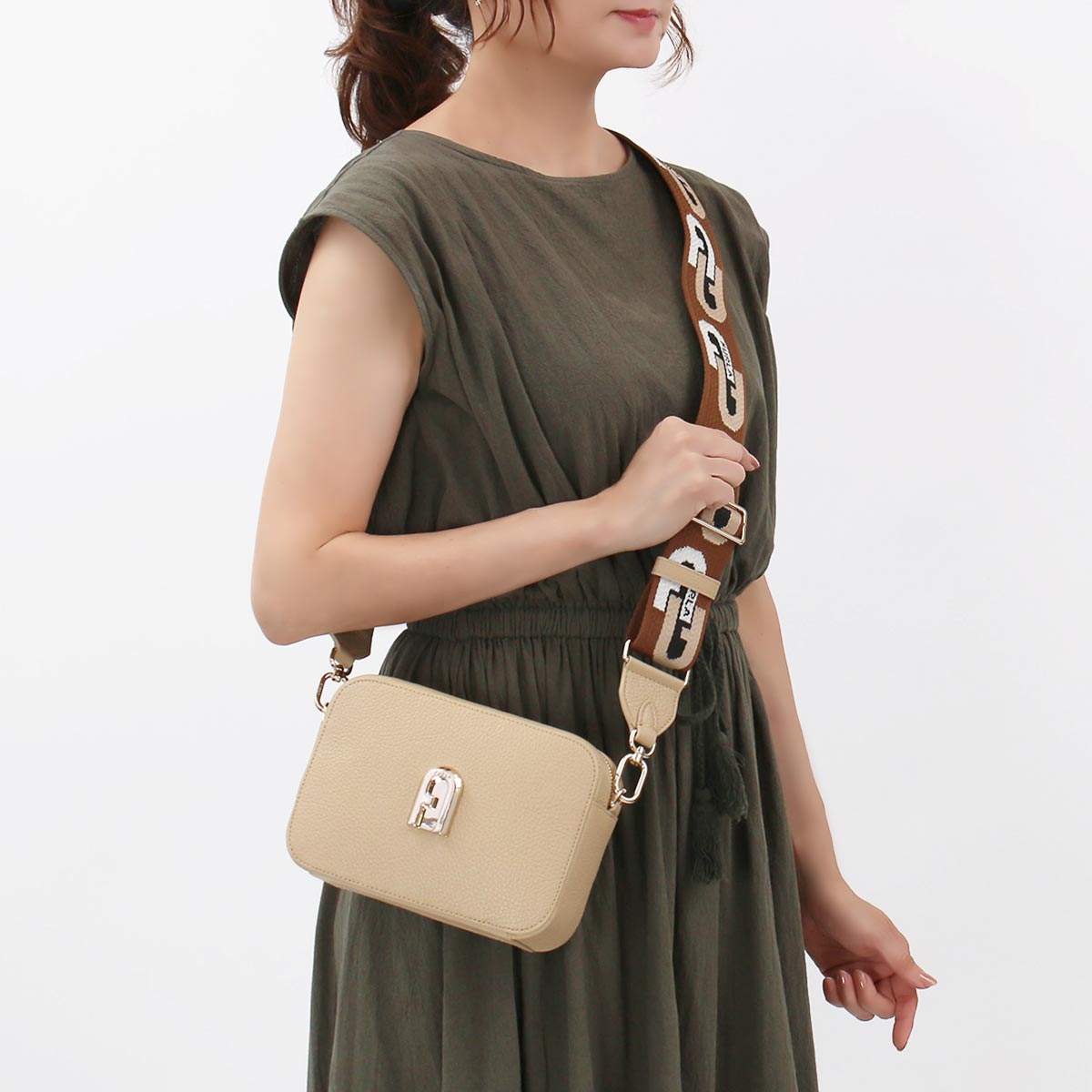 フルラ ショルダーバッグ/クロスボディ/カメラバッグ バッグ