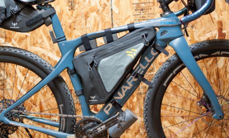 APIDURA バックカントリーシリーズフレームバッグ 4.0L | BICYCLE PRO