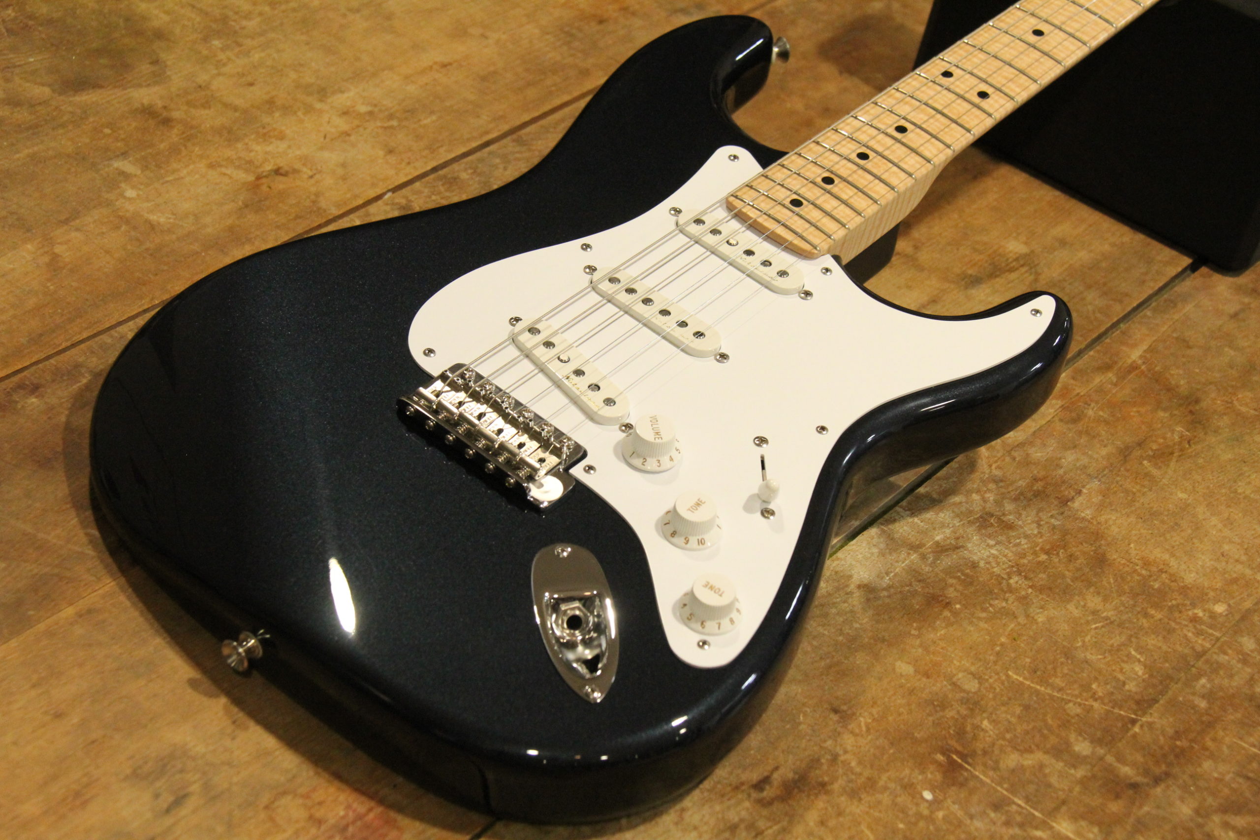 入荷特報】希少な1本！シグネイチャーではないエリック・クラプトン