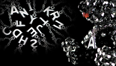 クリスタル ベア キーリング ＆ イニシャル チャーム / ファッション