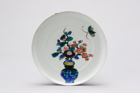 色絵花瓶蝶文皿 いろえ かびんちょうもん さら – 石井コレクション