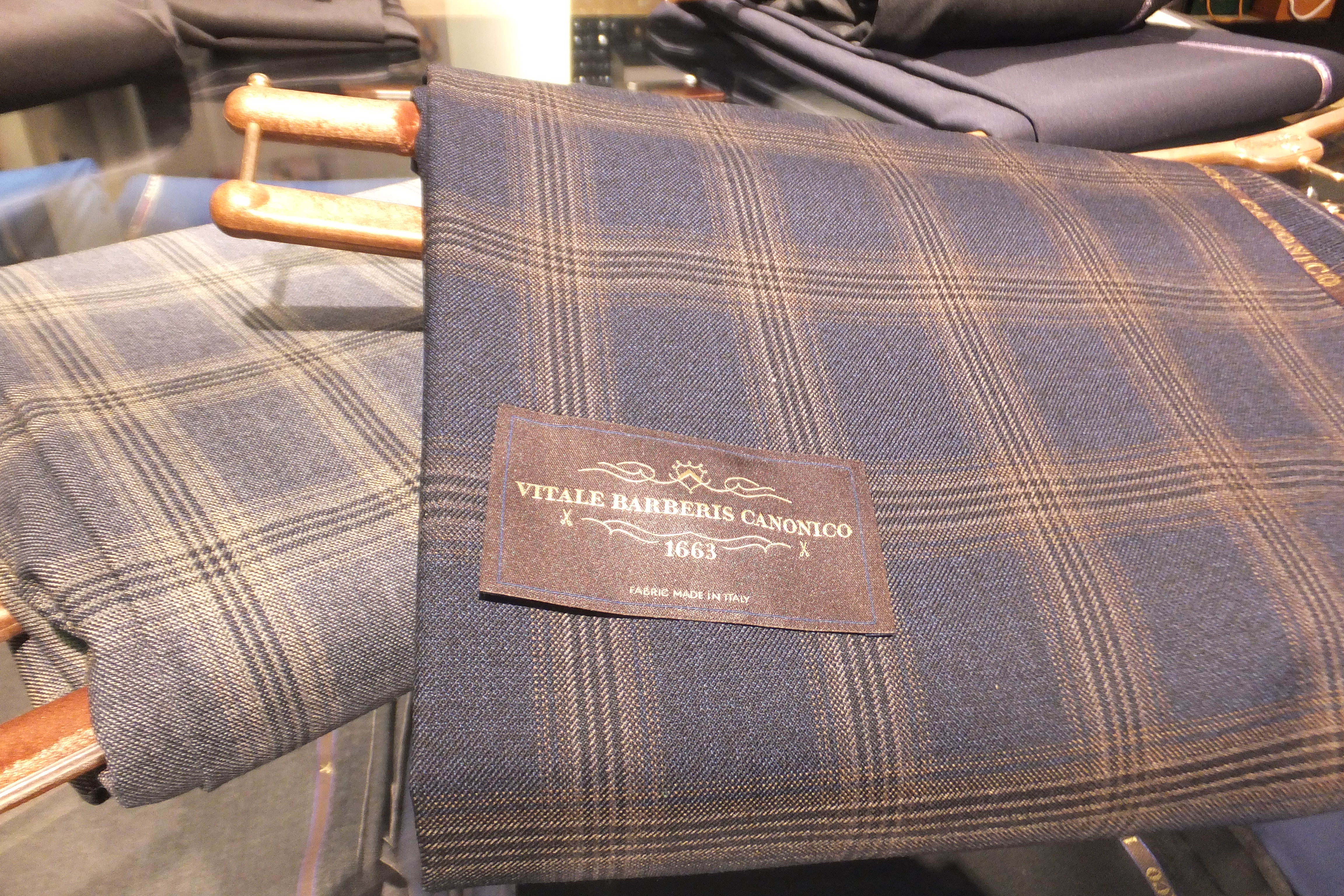 ネイビー×ブラウン[新宿南口店]｜オーダースーツならGlobal Style