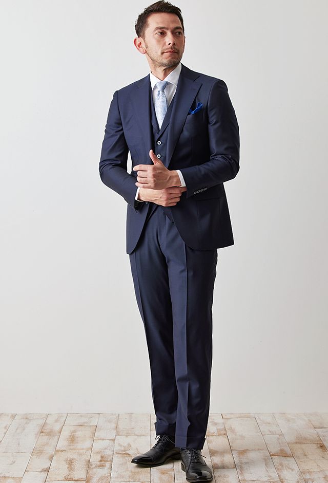 ネイビースーツ・無地のコーディネート（Cloth Ermenegildo Zegna