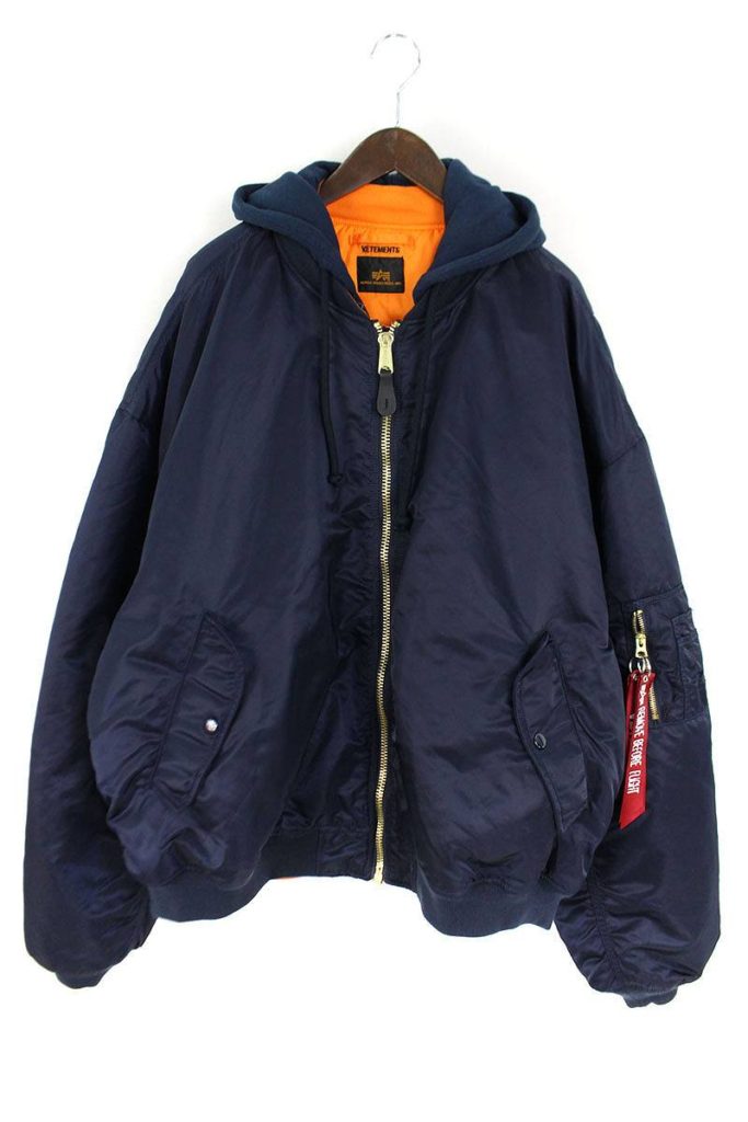 ヴェトモン VETEMENTS MAH18JA35 再構築リバーシブルMA-1ボンバー