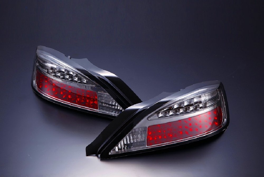 D-MAX / S15 LEDテールランプ ウィンカーLEDタイプ（スモーク）