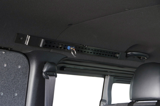 ESハイマウントフック：トヨタ200系ハイエース【製品紹介】｜トランポ