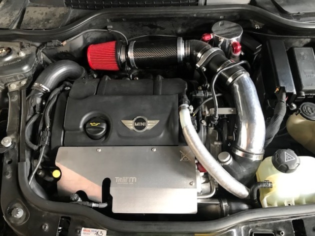 ミニ クラブマン クーパーS R55 トラストオイルキャッチタンク取り付け