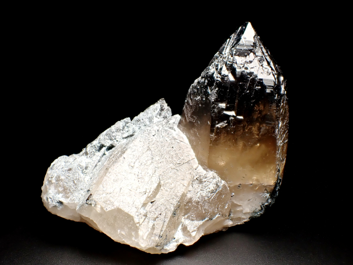 宮崎県鹿川産 煙水晶＆鉄電気石 (Smoky Quartz & Schorl / Japan