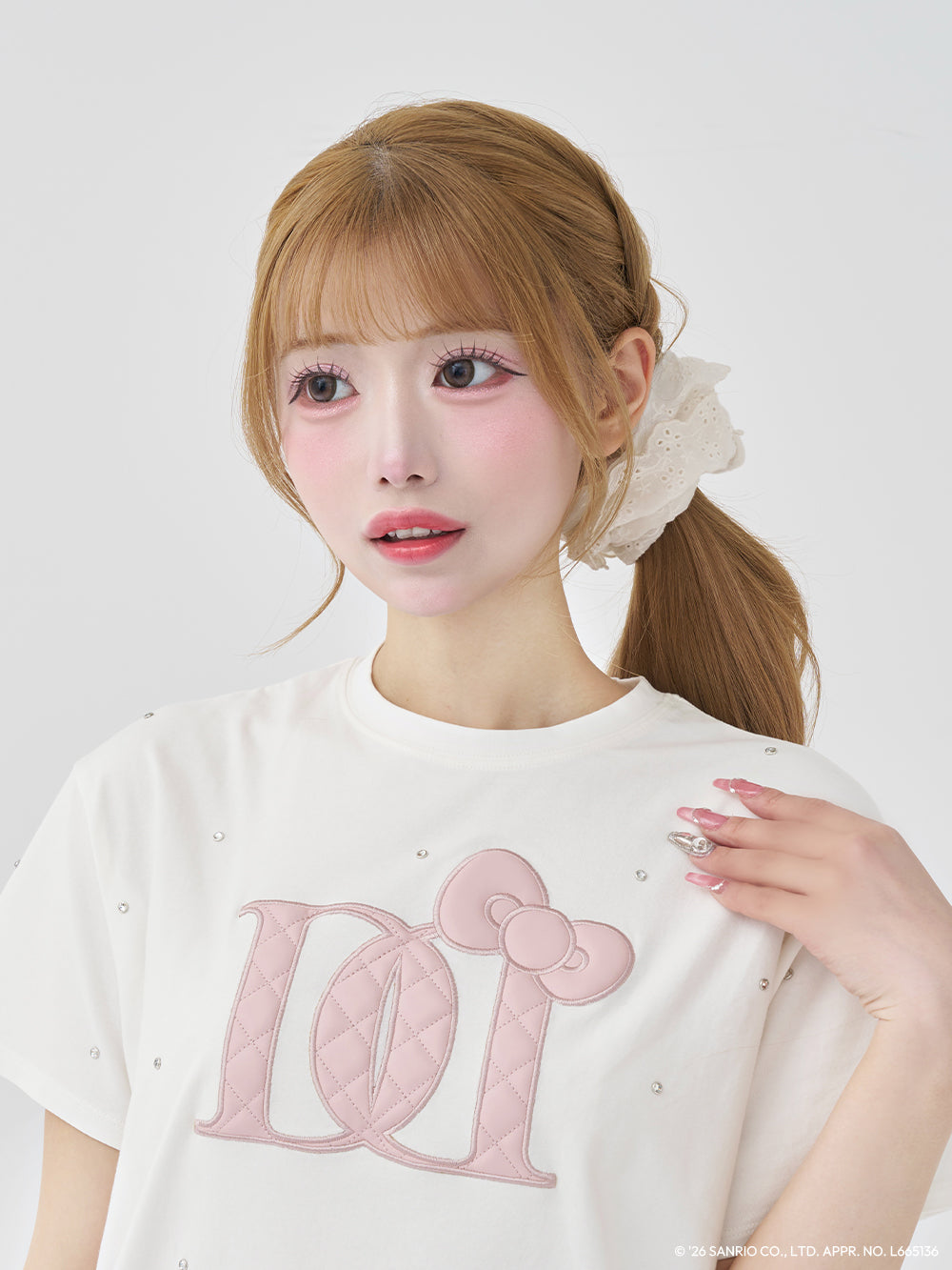予約商品】Hello DarichキルティングアップリケビジューTシャツ