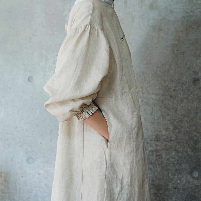 DEAN＆DELUCA×BEAMS COUTURE 割烹着ドレス ブラック | DEAN & DELUCA