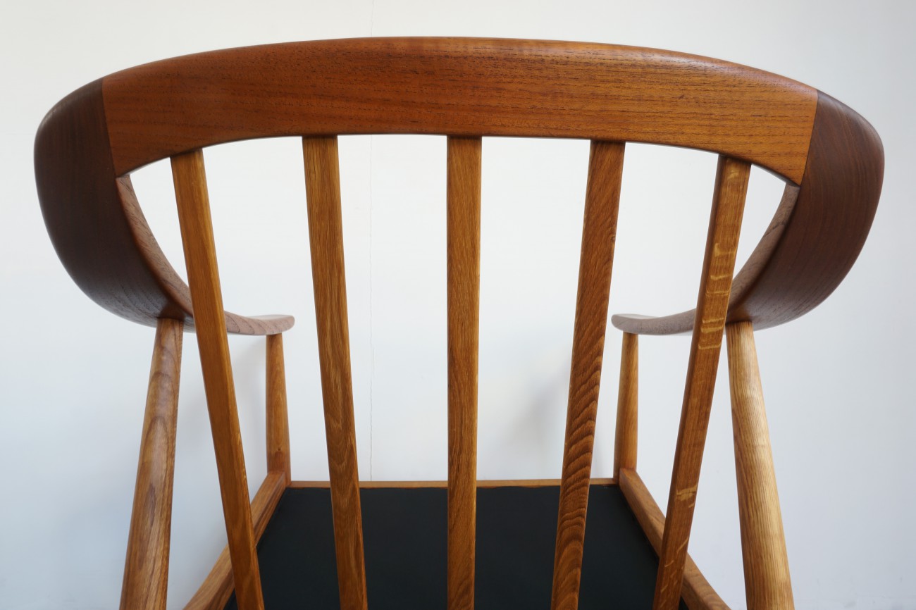 ご希望の生地に張替可能です。 Illum Wikkelso Soren Willadsen Teak