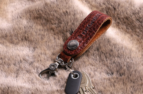KV-11 レザーキーホルダー | DEGNER