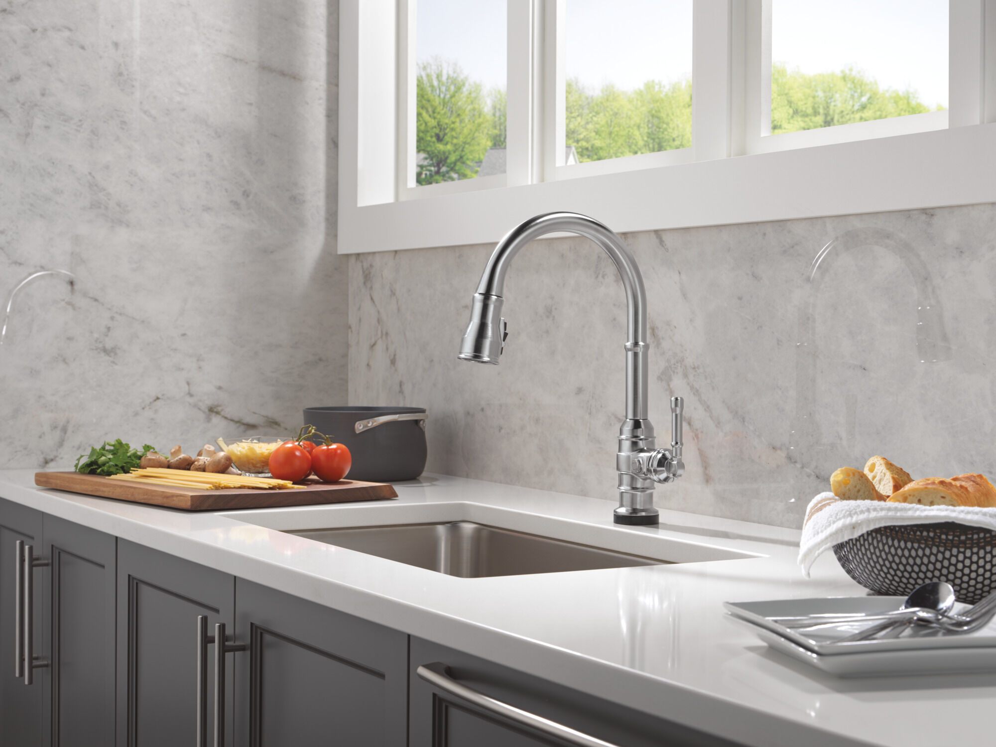 Touch2O® Technology Kitchen Faucet with Touchless Technology in