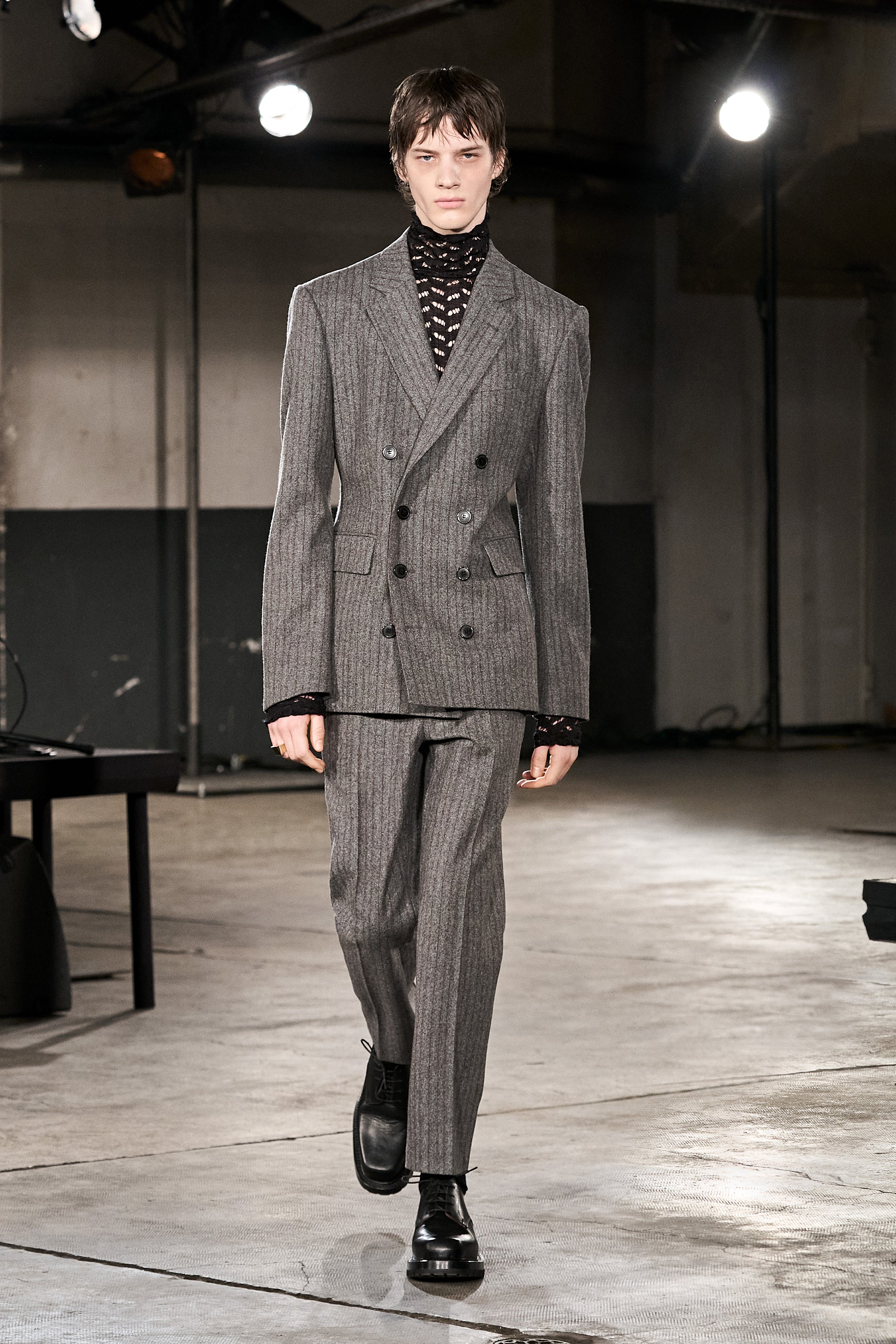 AW 23 メンズを表示 | Dries Van Noten