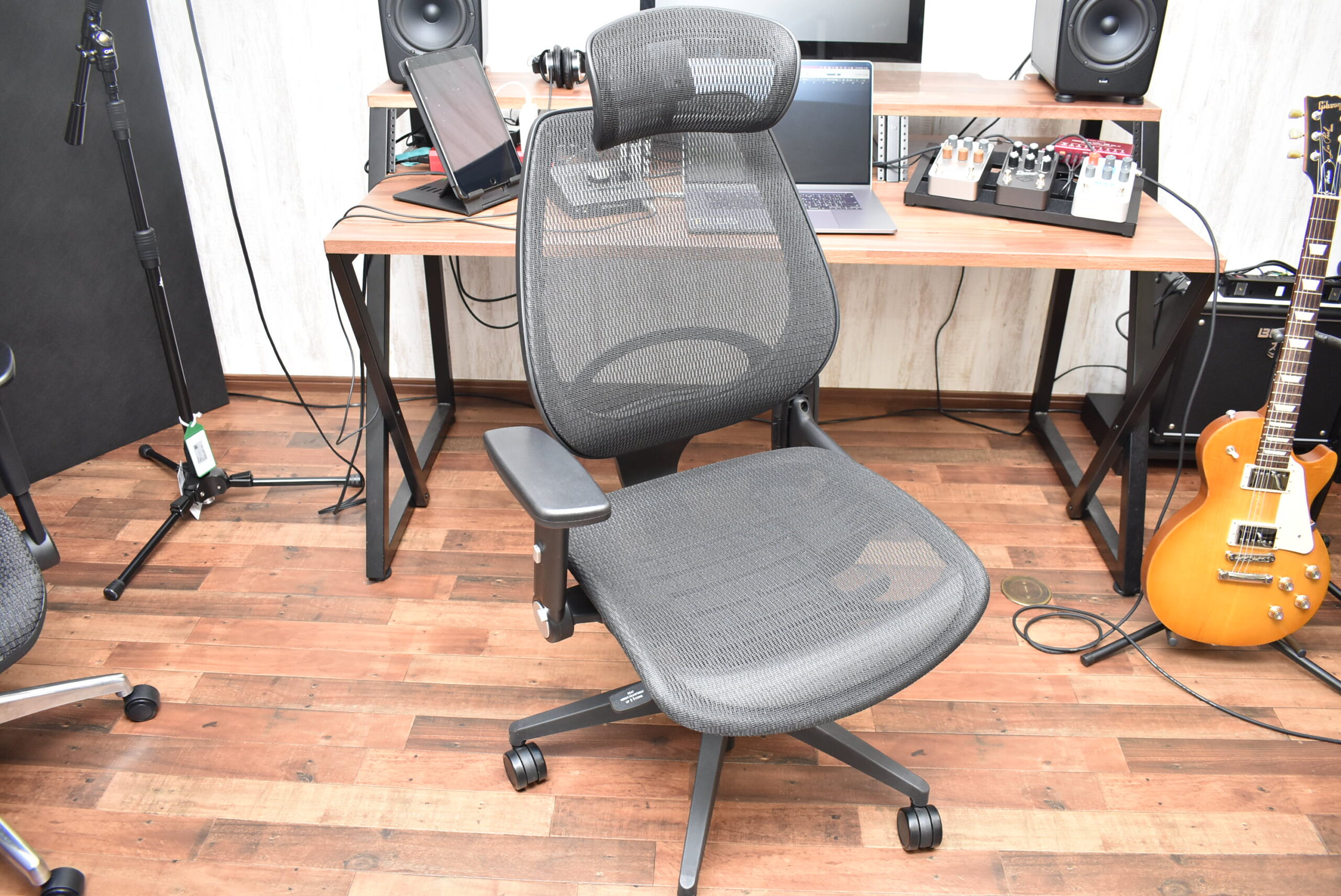 DTMチェアの決定版！アームレストが倒れるコスパ最強オフィスチェア