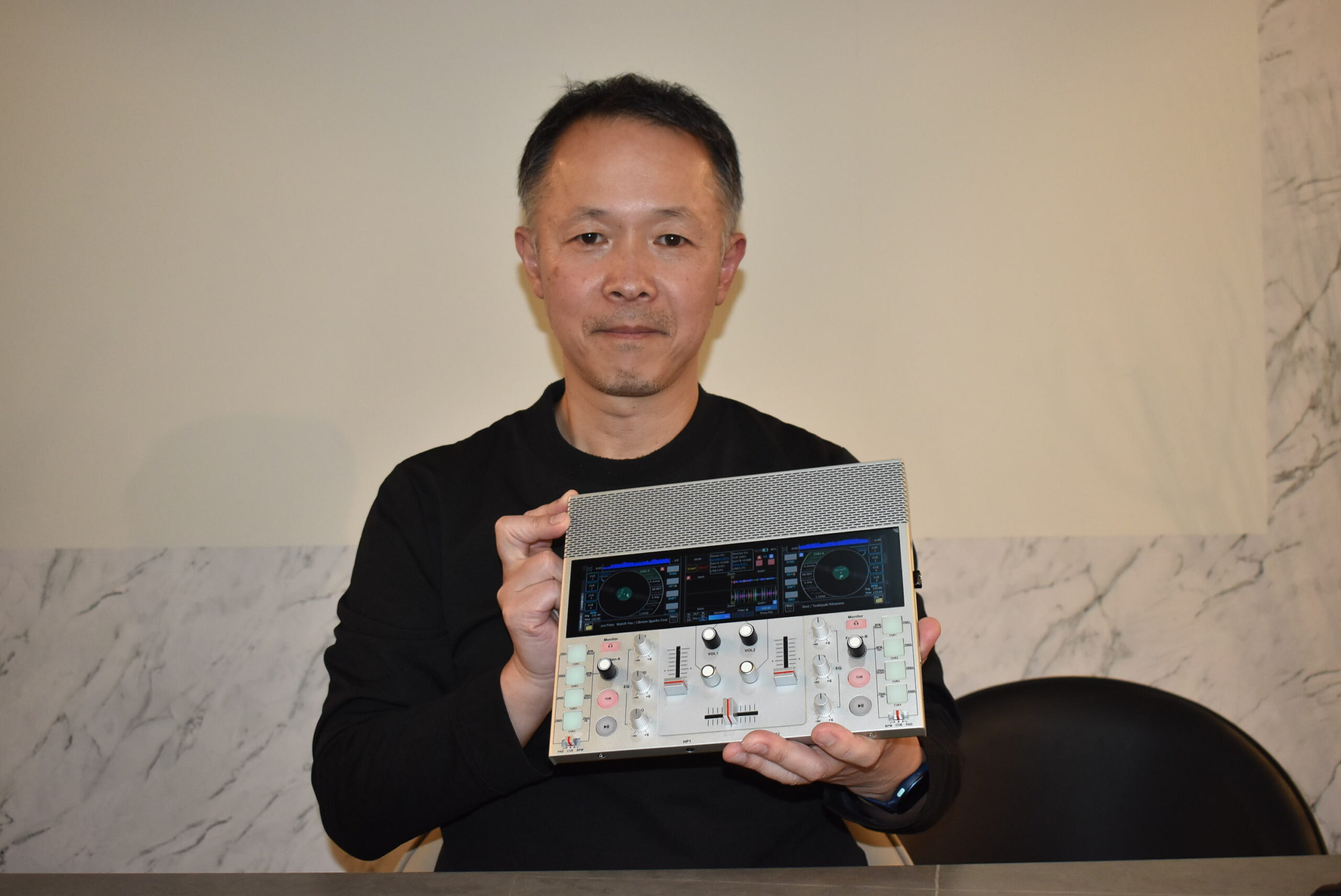 クラファン1億円超えから約2年。ミューシグナルのポータブルDJマシン