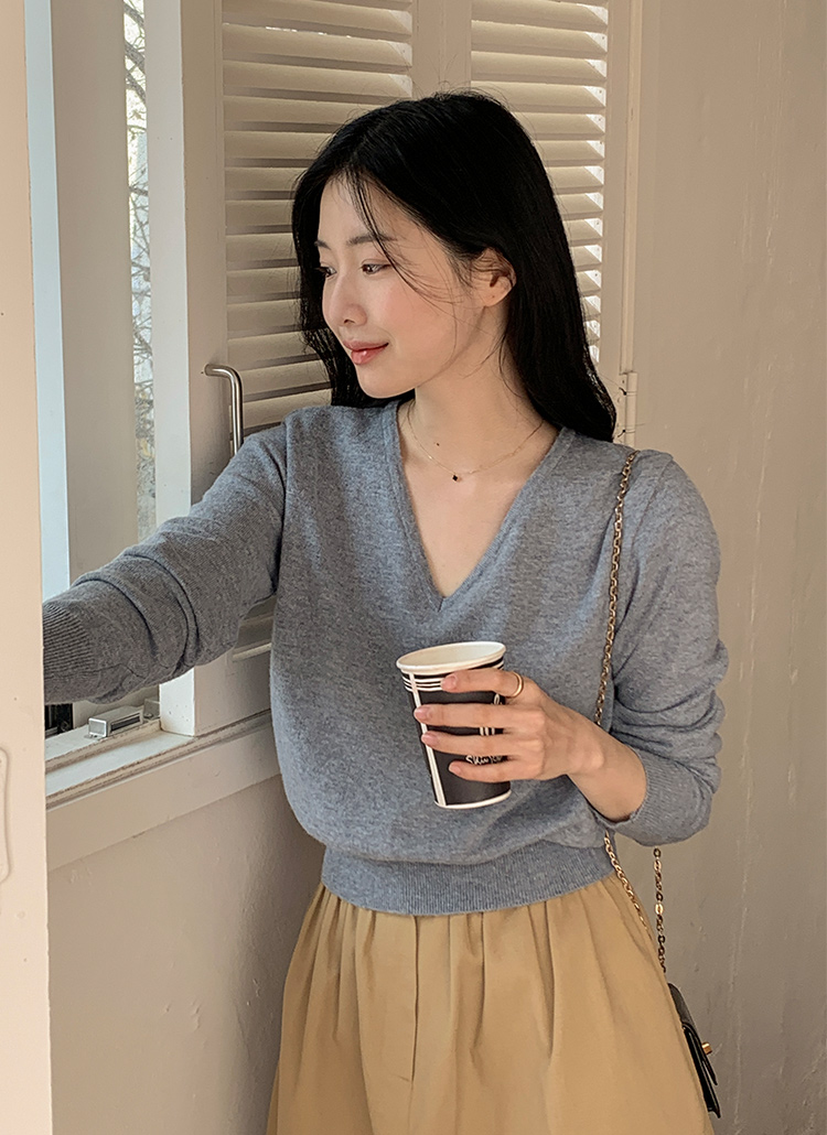 ディープVネッククロップドニット | レディースファッション通販 - DHOLIC