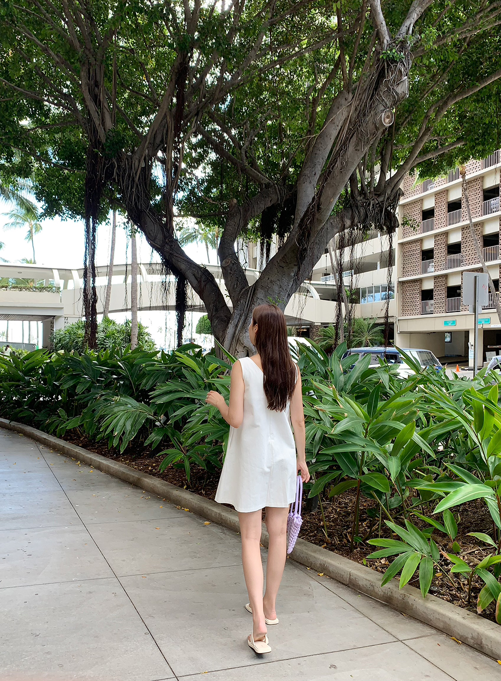 ラウンドネックノースリーブミニワンピース | レディースファッション