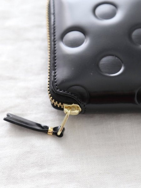 Wallet COMME des GARCONS ポルカドットエンボス（二つ折り）[8Z-F021
