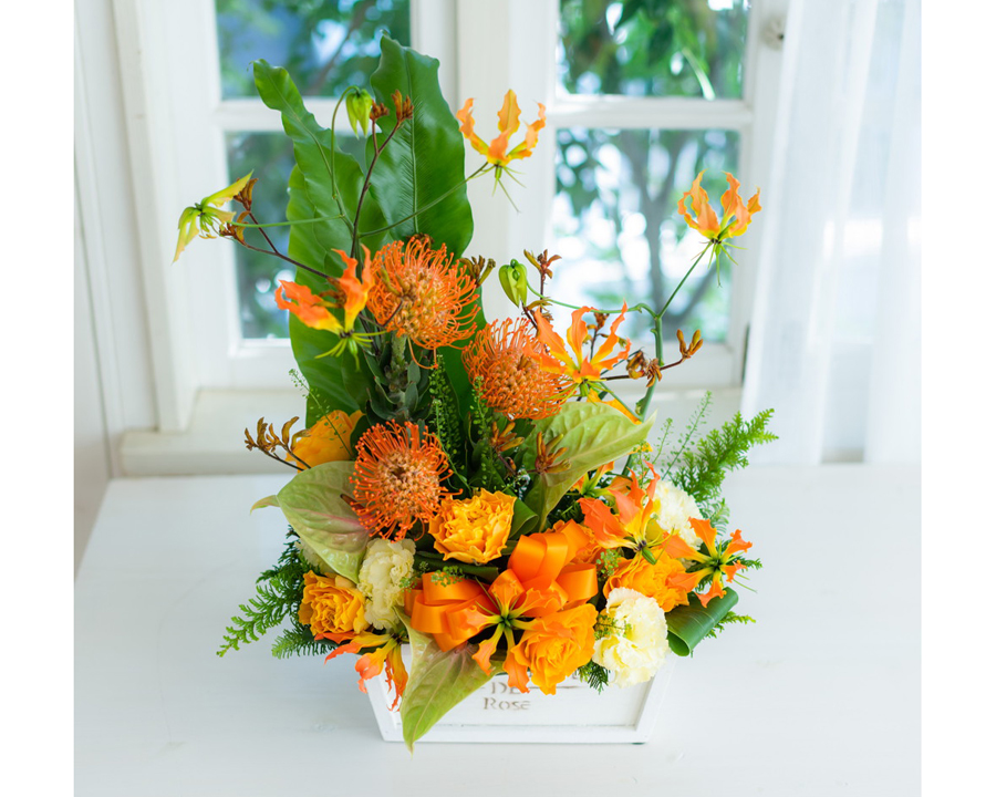 プロにおまかせ豪華アレンジメント 黄色・オレンジ系 XL｜祝電の