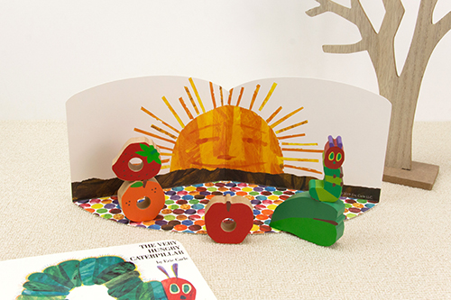 絵本の世界をもっと広げよう！「はらぺこあおむし 絵本のつみき