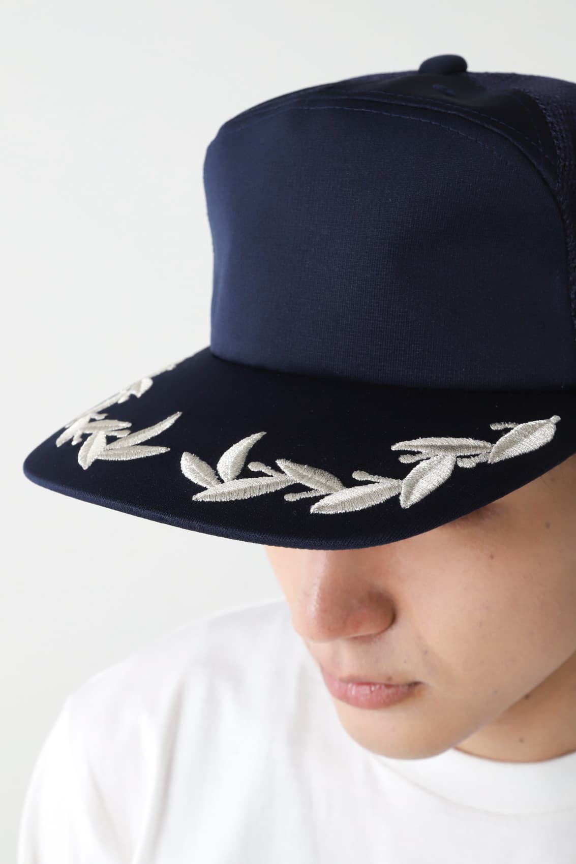 リーフ刺しゅうメッシュキャップ[POINTSKYWARD E2]｜オリジナル刺繍