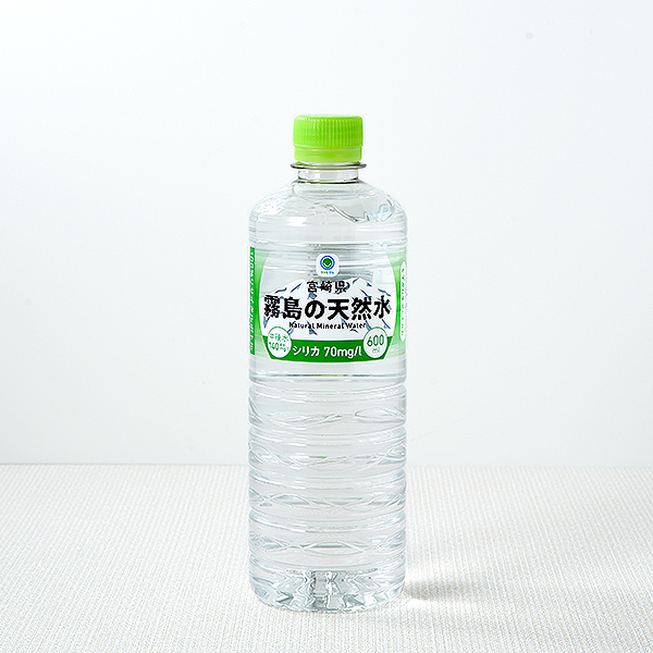 宮崎県霧島の天然水 600ml ｜商品情報｜ファミリーマート