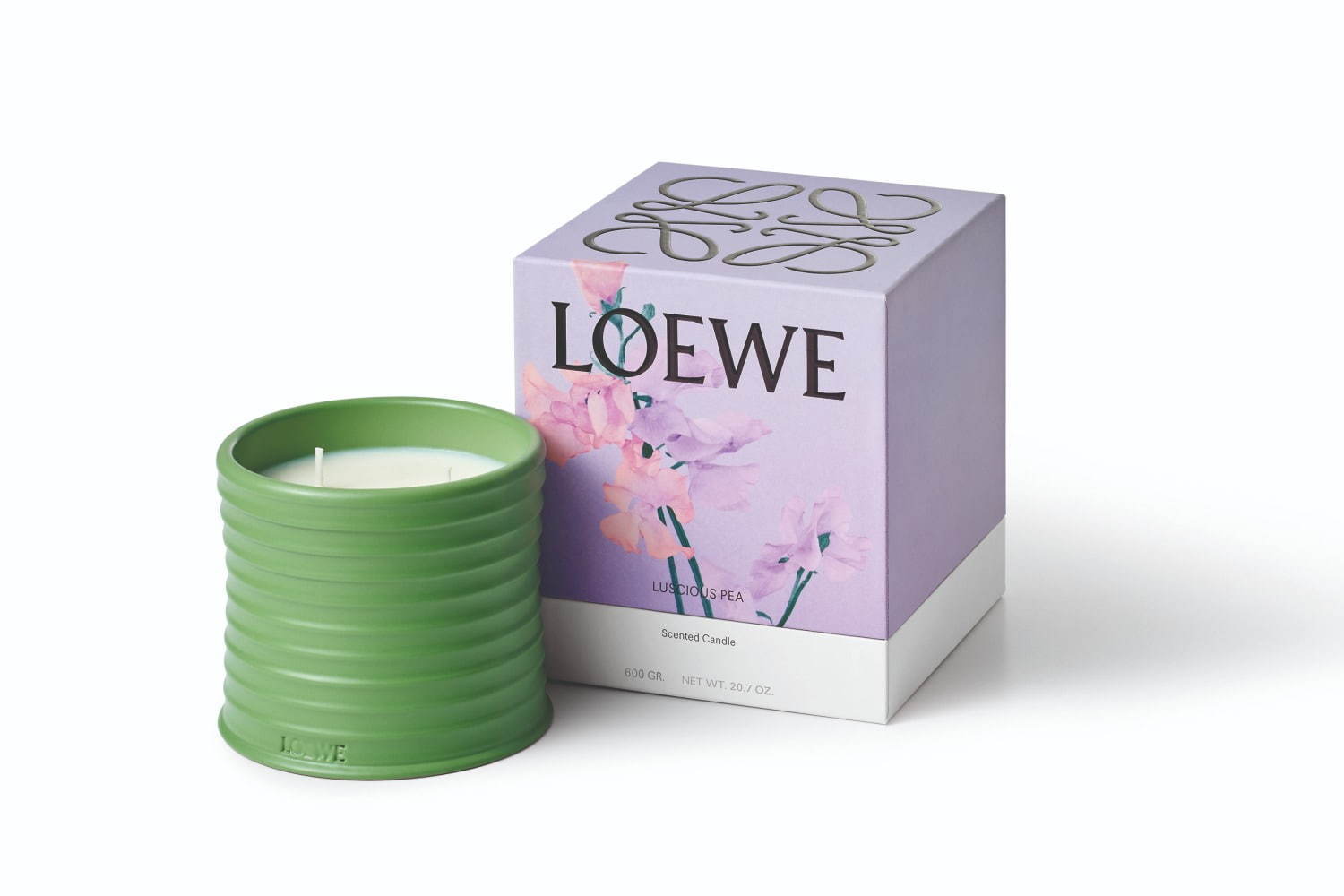 ロエベ初のルームフレグランス、カラフルなポット入りキャンドル