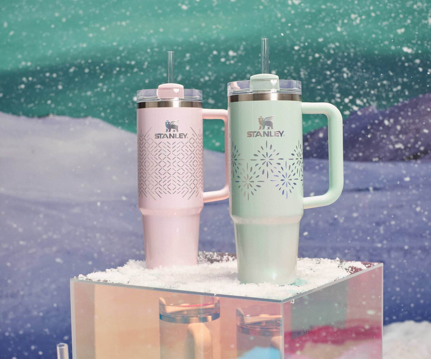 スタンレー“雪の結晶”きらめくパステルカラーのストロー付きタンブラー