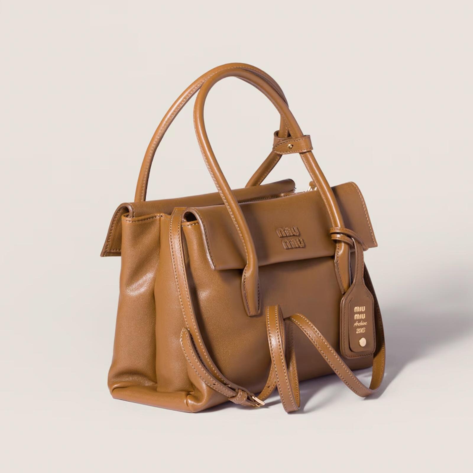 ミュウミュウ“両面ポケット”のハンドバッグ＆ヴィンテージ風レザーの