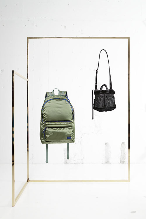 sacai×PORTER、デイパック＆ファー付きヘルメットバッグ発売