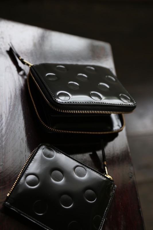 Wallet COMME des GARCONS 二つ折りZIP財布ポルカドット発売 写真4