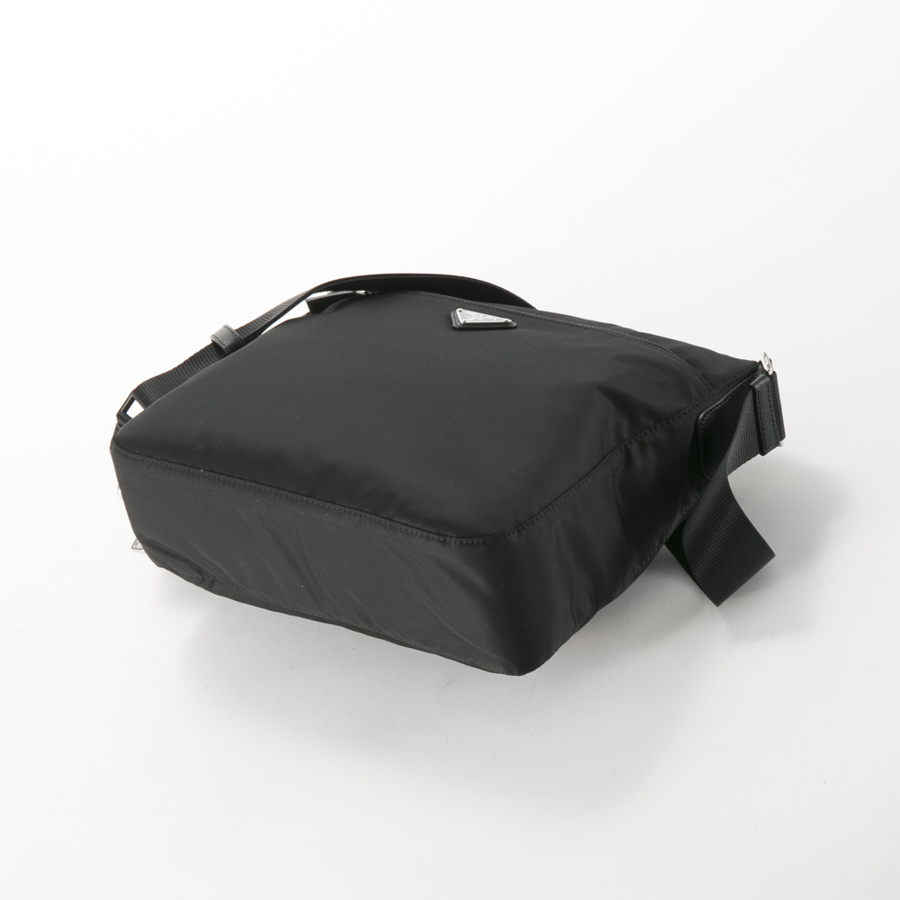 WEB限定価格】プラダ PRADA ReNylon 前ポケット付き ファスナー