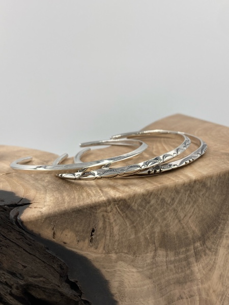 LARYY SMITH ラリースミス 通販 EXTRA THIN TRIANGLE BANGLE