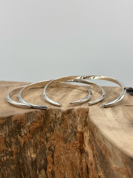LARYY SMITH ラリースミス 通販 EXTRA THIN TRIANGLE BANGLE