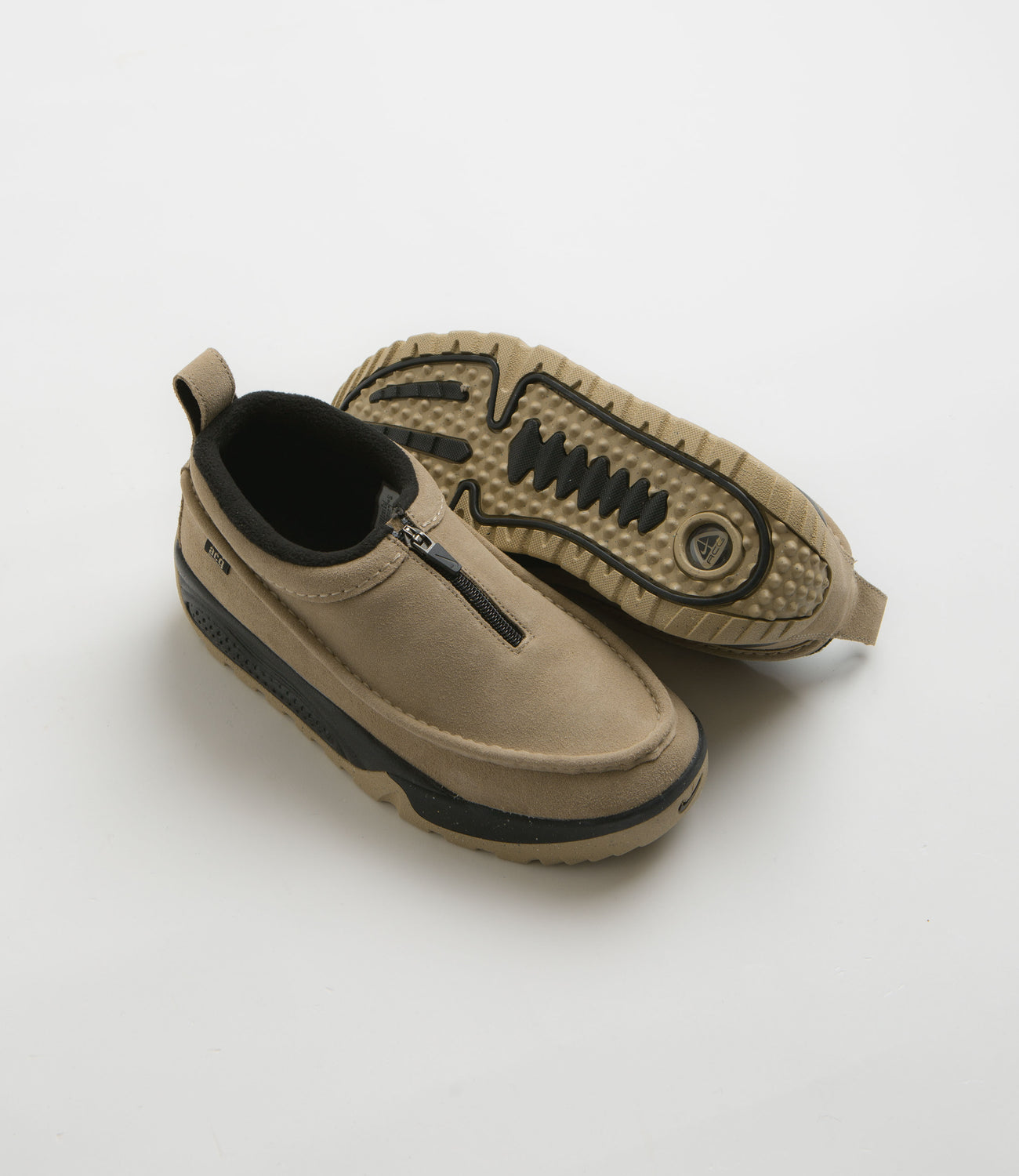 Nike ACG Izy Shoes - Khaki / Limestone - Black - Limestone | Flatspot