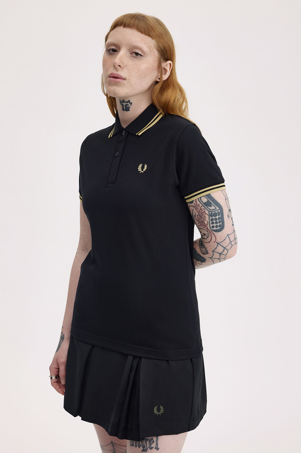 The Fred Perry Shirt - G12(8 157：BLACK / CHAMPAGNE): | FRED PERRY